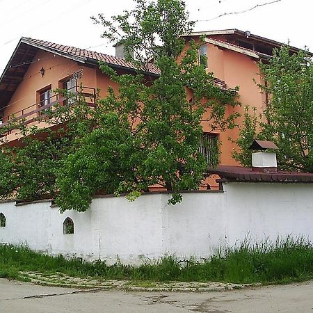 Hadjibulevata Guest House Kovachevtsi Extérieur photo