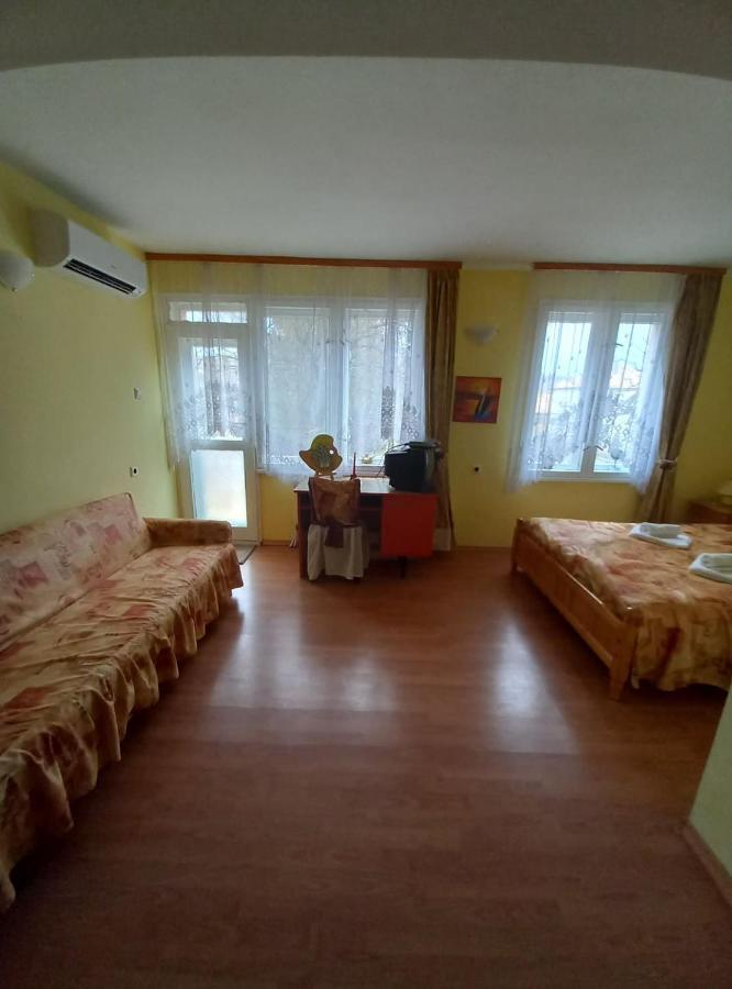 Hadjibulevata Guest House Kovachevtsi Extérieur photo