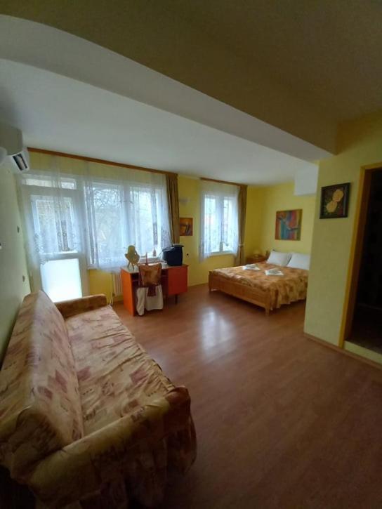 Hadjibulevata Guest House Kovachevtsi Extérieur photo