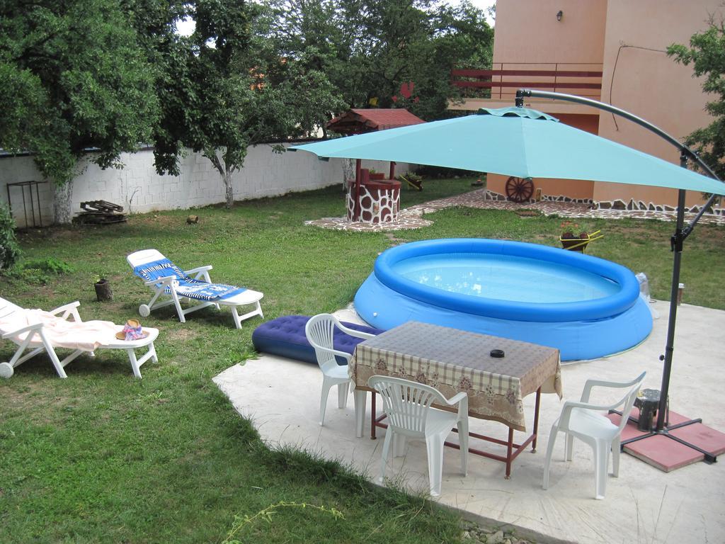 Hadjibulevata Guest House Kovachevtsi Extérieur photo