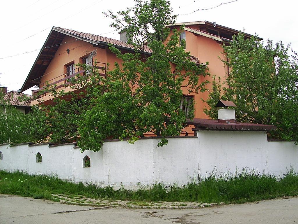 Hadjibulevata Guest House Kovachevtsi Extérieur photo