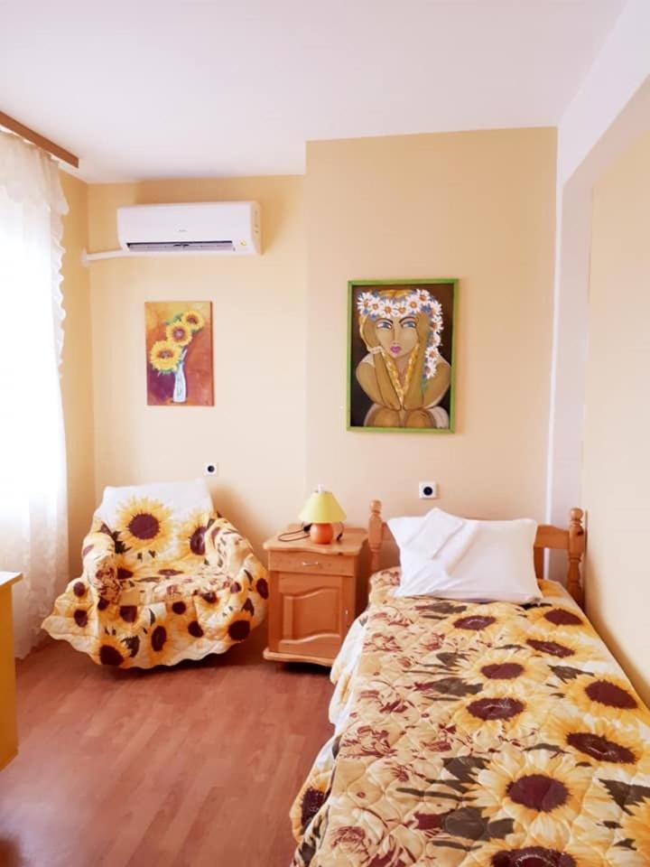Hadjibulevata Guest House Kovachevtsi Extérieur photo